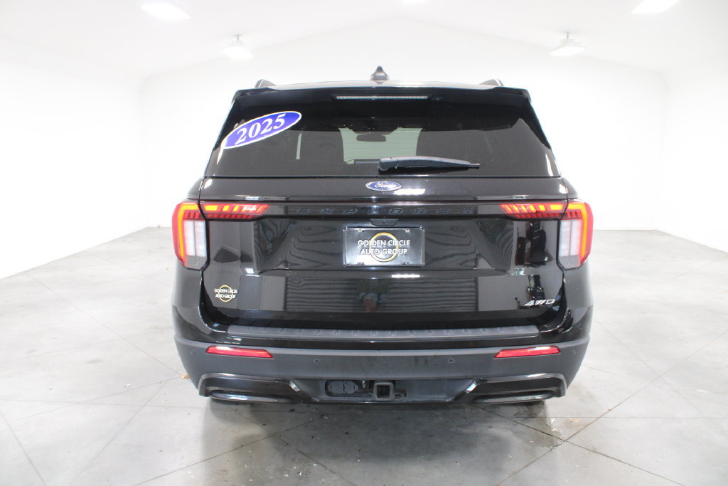 Used 2025 Ford Explorer ST-Line AWD/4WD image 8