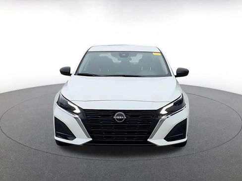 Used 2025 Nissan Altima 2.5 SV FWD image 4