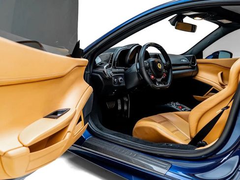 Used 2014 Ferrari 458 Italia Coupe RWD image 14