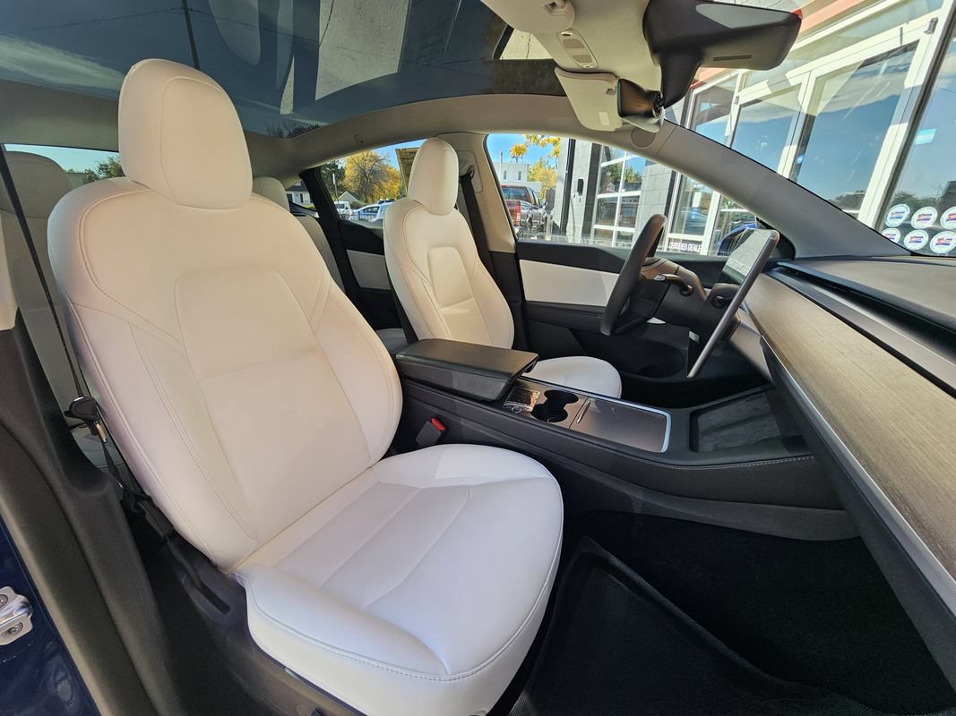 Used 2022 Tesla Model Y Long Range AWD/4WD image 4