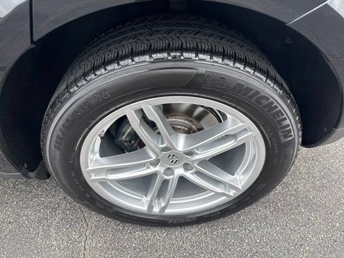Used 2020 Porsche Macan AWD/4WD image 11
