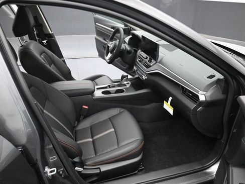 New 2026 Nissan Altima 2.5 SR w/ SR Midnight Edition Package FWD image 30
