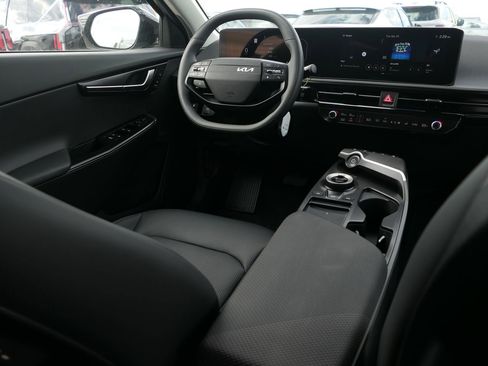 New 2025 Kia EV6 Wind image 22