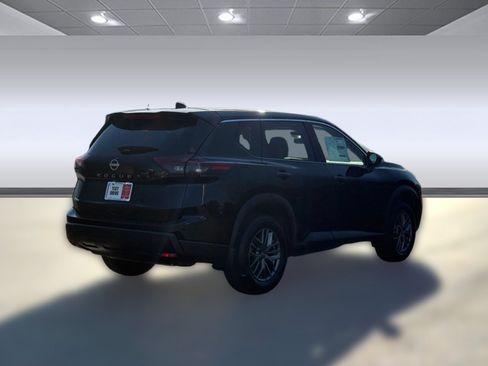 Used 2026 Nissan Rogue S FWD image 12