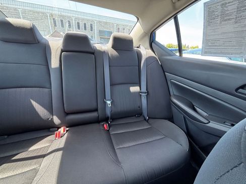 Used 2025 Nissan Altima 2.5 SV FWD image 37