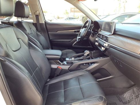 Certified 2022 Kia Telluride EX w/ EX Premium Package image 10