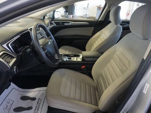 Used 2018 Ford Fusion S image 16