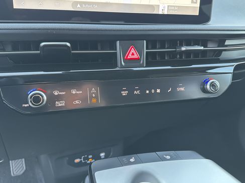 Used 2025 Kia EV6 Light image 31