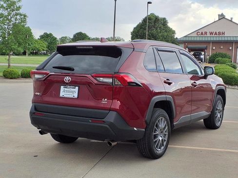 Used 2021 Toyota RAV4 LE image 28