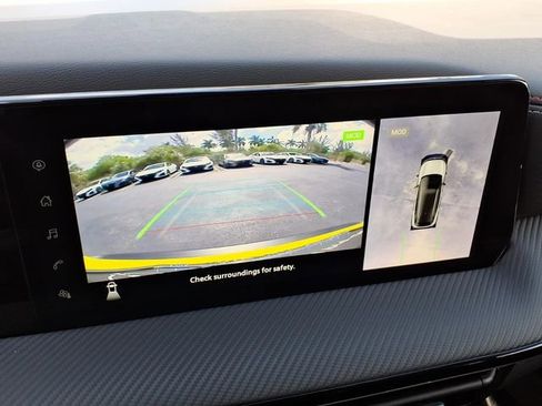 Used 2025 Nissan Kicks SR FWD image 25