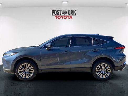 Used 2024 Toyota Venza XLE image 4