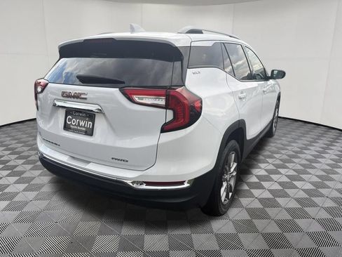 Used 2024 GMC Terrain SLT AWD/4WD image 7