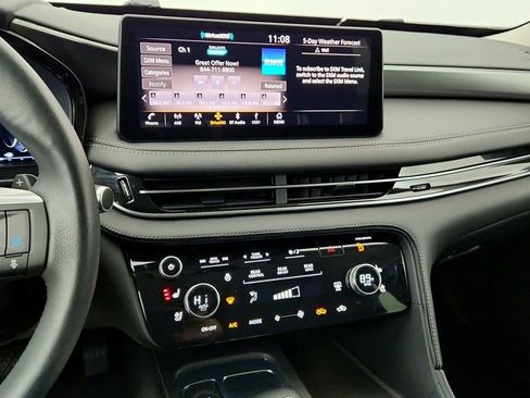 Used 2024 INFINITI QX60 Luxe w/ Vision Package image 18