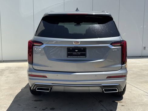 New 2025 Cadillac XT6 Luxury image 8