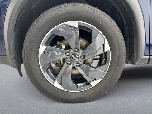 Used 2025 Nissan Rogue SV AWD/4WD image 21
