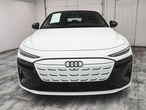 Used 2025 Audi S6 e-tron Prestige w/ 21" Black Optic Package AWD/4WD image 2