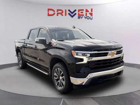 Used 2024 Chevrolet Silverado 1500 LT w/ Z71 Off-Road Package AWD/4WD image 1