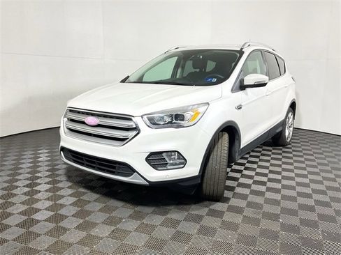 Used 2019 Ford Escape Titanium image 8