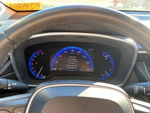 Used 2022 Toyota Corolla Cross XLE image 15