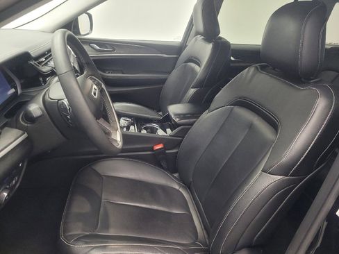 Used 2022 Jeep Grand Cherokee Limited 4xe image 17