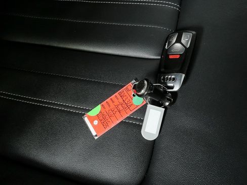 Used 2021 Audi Q5 2.0T Premium Plus w/ Premium Plus Package image 24