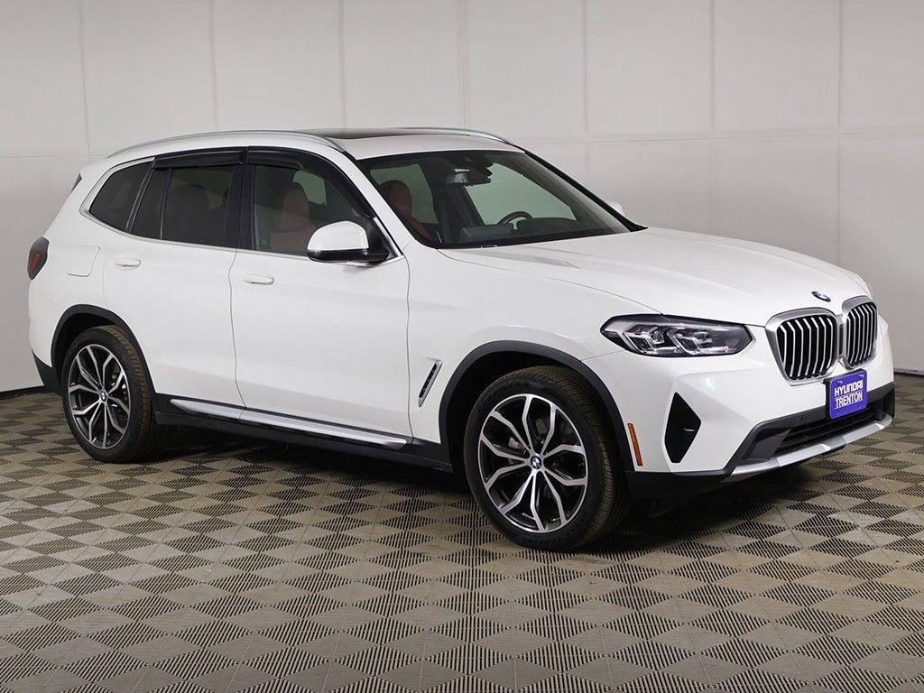 Used 2022 BMW X3 xDrive30i AWD/4WD image 2