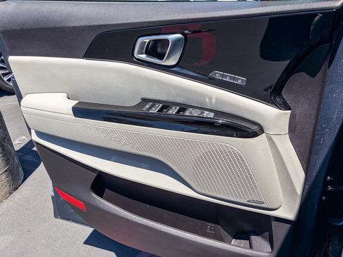 Used 2022 Kia Carnival SX Prestige FWD image 19