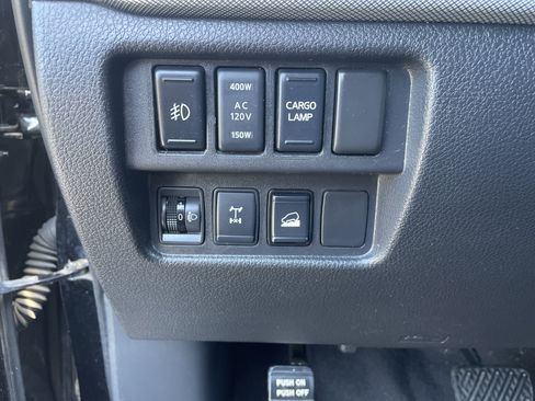 Used 2017 Nissan Titan PRO-4X AWD/4WD image 30