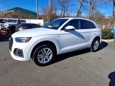 Certified 2023 Audi Q5 2.0T Premium w/ Convenience Package image 4