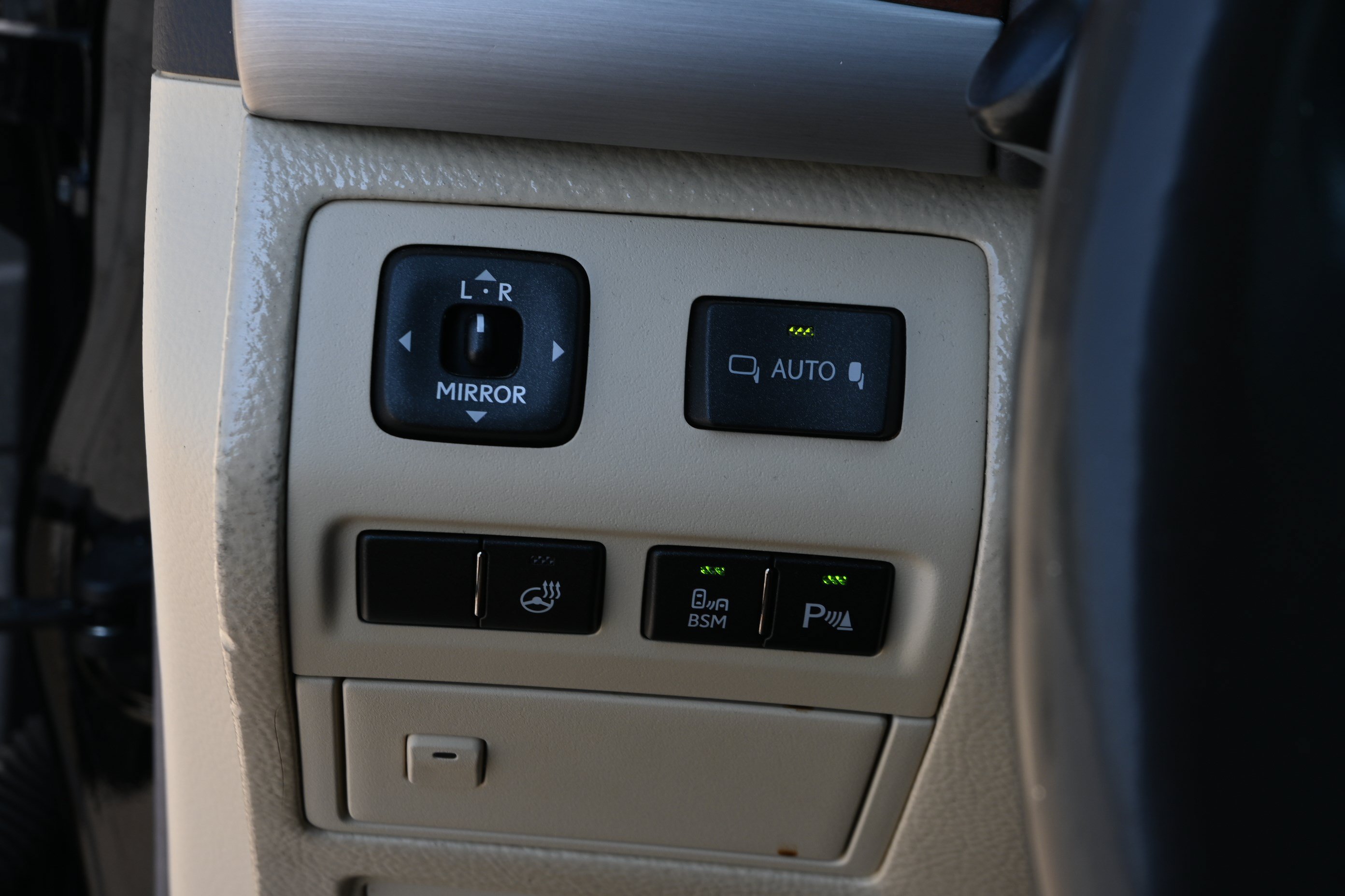 Used 2014 Lexus LS 460 w/ Comfort Package RWD image 27