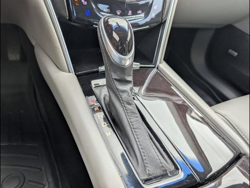 Used 2017 Cadillac XTS Luxury FWD image 16
