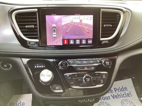 Used 2021 Chrysler Pacifica Touring-L w/ Uconnect Theater Family Group image 30