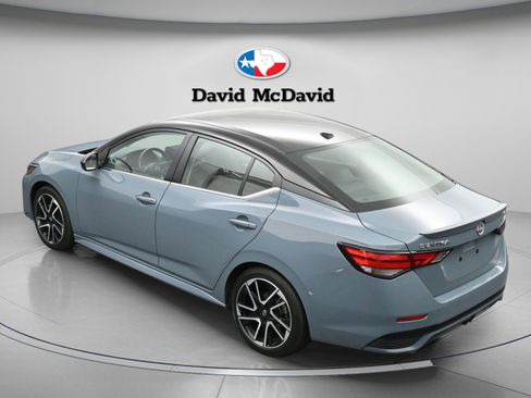 Used 2025 Nissan Sentra SR w/ SR Premium Package FWD image 40