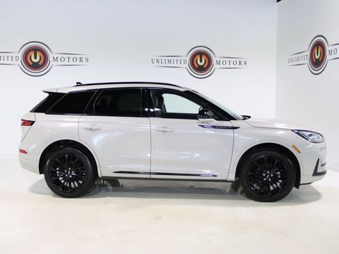 Used 2023 Lincoln Corsair Reserve w/ Jet Appearance Package AWD/4WD image 5