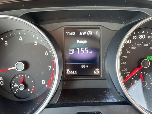Used 2021 Volkswagen Tiguan SE AWD/4WD image 16
