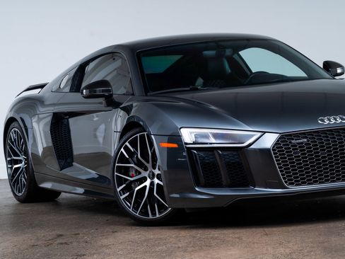 Used 2017 Audi R8 V10 plus AWD/4WD image 2