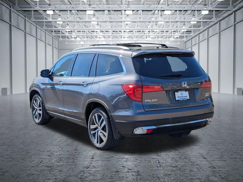 Used 2018 Honda Pilot Touring image 3