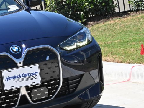 Used 2023 BMW i4 eDrive35 RWD image 11