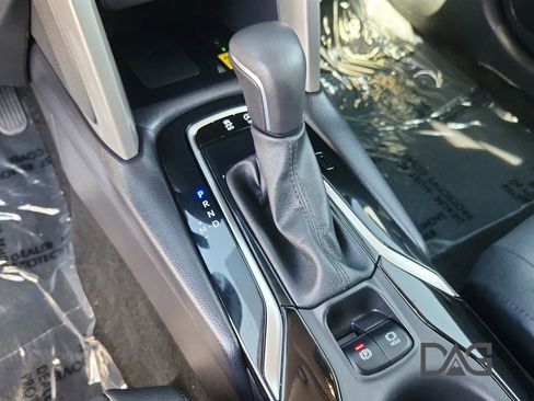 Used 2022 Toyota Corolla Cross XLE image 29