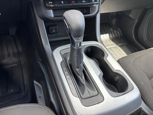 Used 2022 Chevrolet Colorado LT w/ Fleet Safety Package RWD image 18