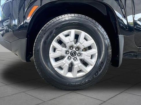 Certified 2022 Nissan Frontier SV w/ Technology Package RWD image 11