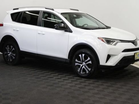 Used 2017 Toyota RAV4 LE AWD/4WD image 1