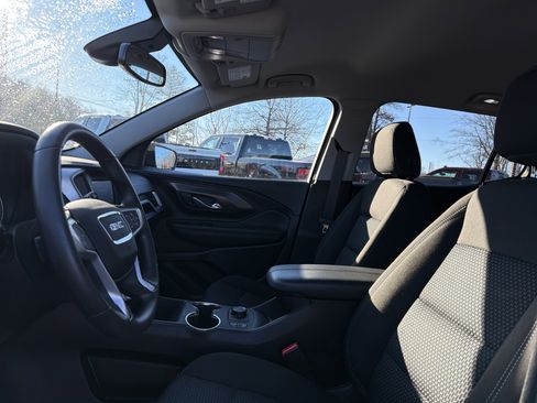 Used 2022 GMC Terrain SLE w/ Driver Convenience Package image 12