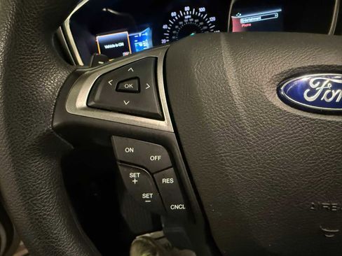 Used 2017 Ford Fusion SE w/ Fusion SE Technology Package image 29