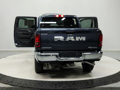 Used 2025 RAM 2500 Big Horn AWD/4WD image 15