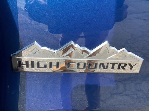 Used 2018 Chevrolet Silverado 2500 High Country w/ Duramax Plus Package image 17