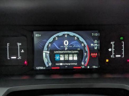 Used 2025 Toyota Tacoma SR5 AWD/4WD image 23