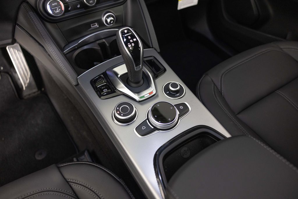 New 2026 Alfa Romeo Stelvio Sprint AWD/4WD image 27
