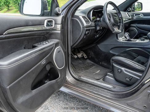 Used 2018 Jeep Grand Cherokee Trackhawk AWD/4WD image 36