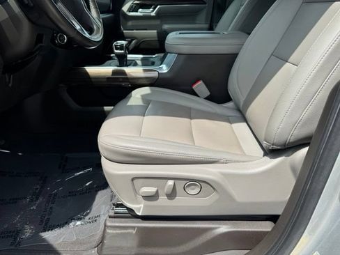Certified 2022 Chevrolet Silverado 1500 LT w/ Leather Package AWD/4WD image 5